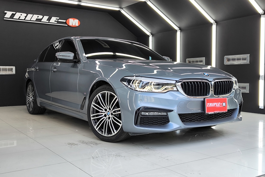 BMW SERIES 5 530e M sport AT ปี 2020 #2