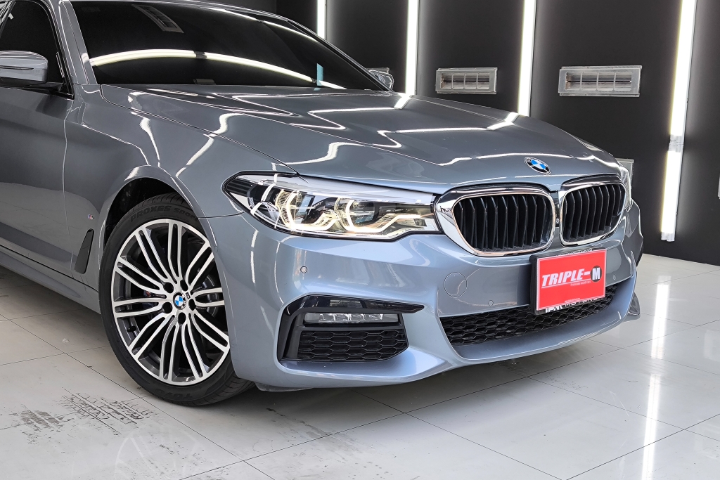 BMW SERIES 5 530e M sport AT ปี 2020 #4