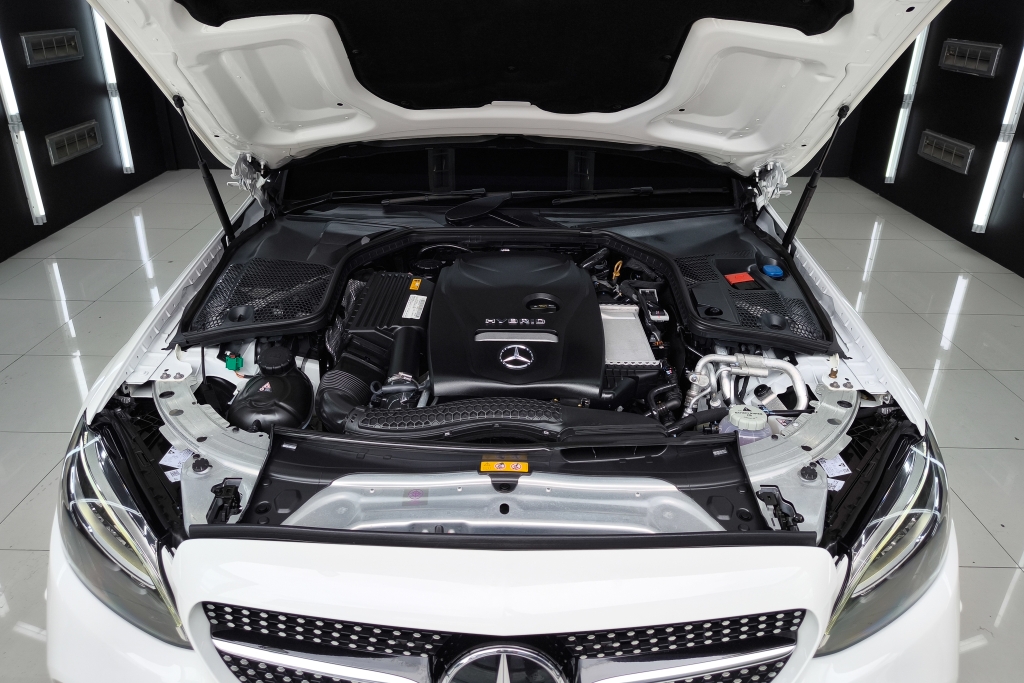 MERCEDES-BENZ C-CLASS C 300e AMG Dynamic AT ปี 2024 #16