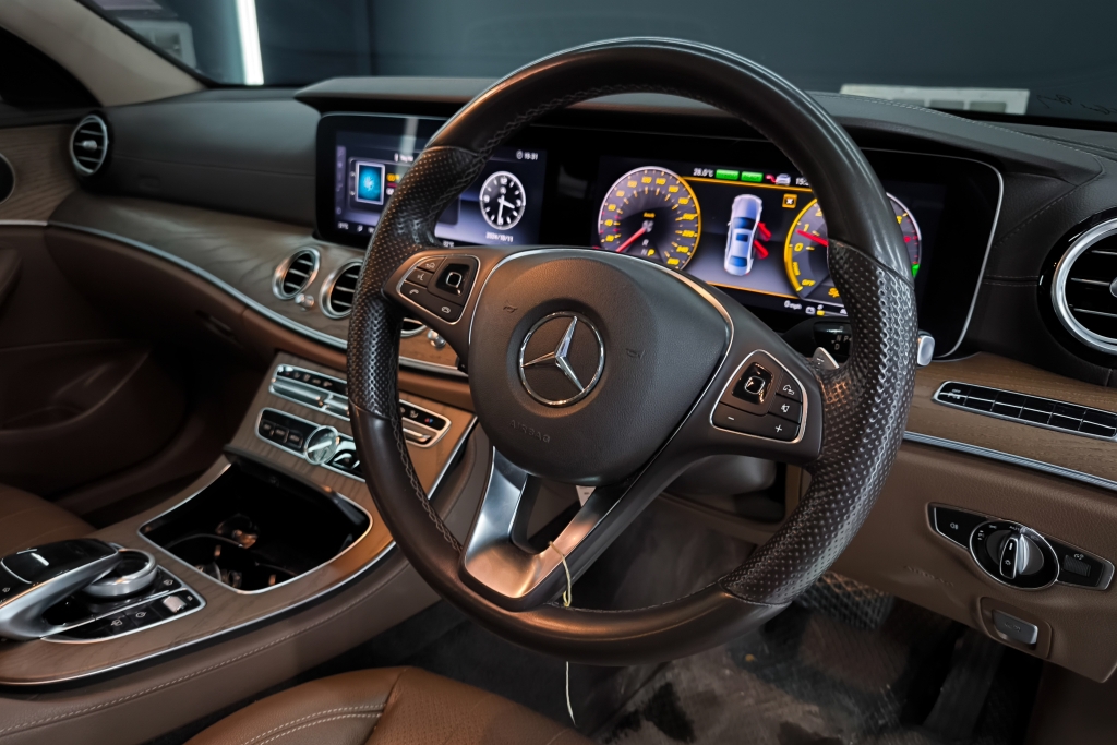 MERCEDES-BENZ E-CLASS E 350e AT ปี 2018 #12